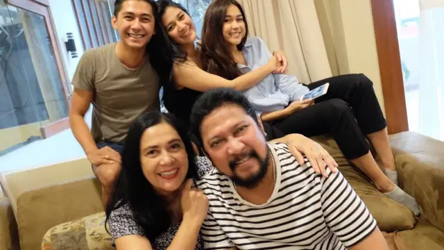 6 Pasangan Artis Ini Putuskan Bercerai Setelah Lama Menikah, Sempat Bikin Kaget
