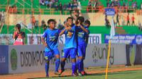 Striker andalan PSIM, Ismail Haris, ketika merayakan golnya. (Bola.com/Vincentius Atmaja)