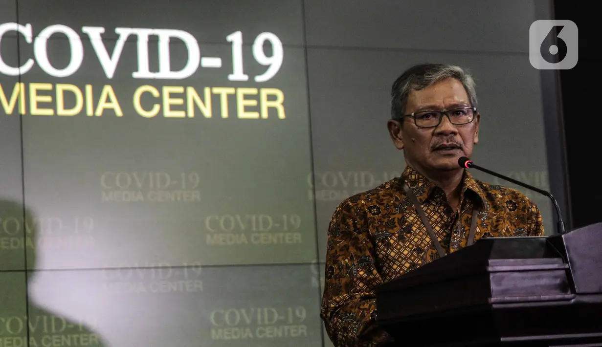 Juru bicara pemerintah untuk penanganan virus corona, Achmad Yurianto memberikan keterangan di Kantor Staf Presiden, Komplek Istana Negara, Jakarta, Kamis (5/3/2020). Keterangan terkait isu virus corona serta mengantisipasi informasi hoaks tentang virus tersebut. (Liputan6.com/Faizal Fanani)