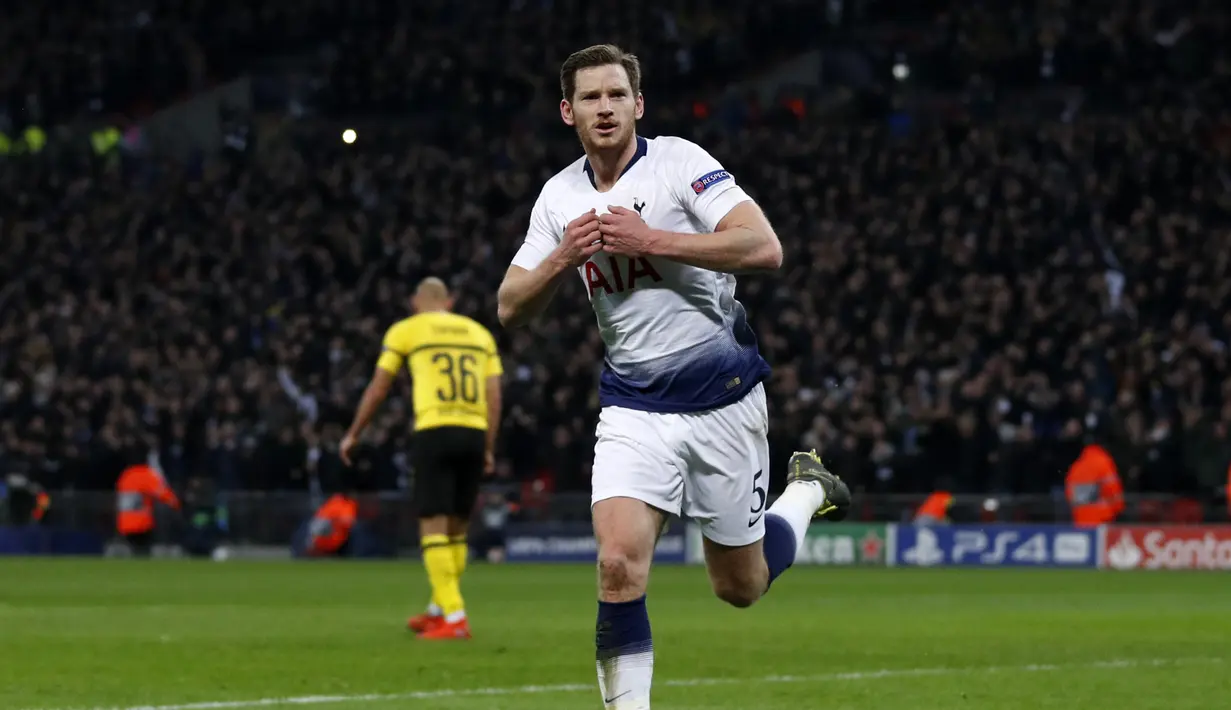 Selebrasi gol Jan Verthongen pada leg 1, 16 besar Liga Champions yang berlangsung di stadion, Wembley, London, Kamis (14/2). Spurs menang 3-0 atas Borussia Dortmund (AFP/Adrian Dennis)