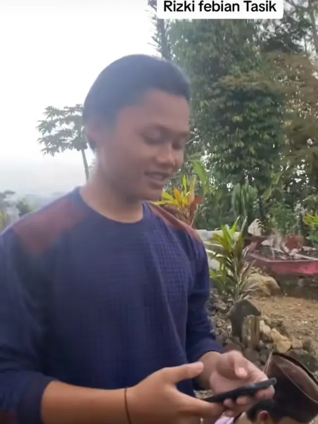 Pria Mirip Rizky Febian