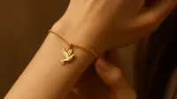 8 Model Gelang Emas Motif Burung Trendi 2 Gram di 2025, Elegan untuk Gaya Sehari-hari