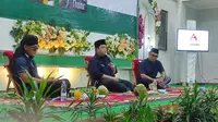 Menteri BUMN, Erick Thohir dan pimpinan Pondok Pesantren Ora Aji Sleman Yogyakarta, Gus Miftah di Unhasy Tebuireng Jombang