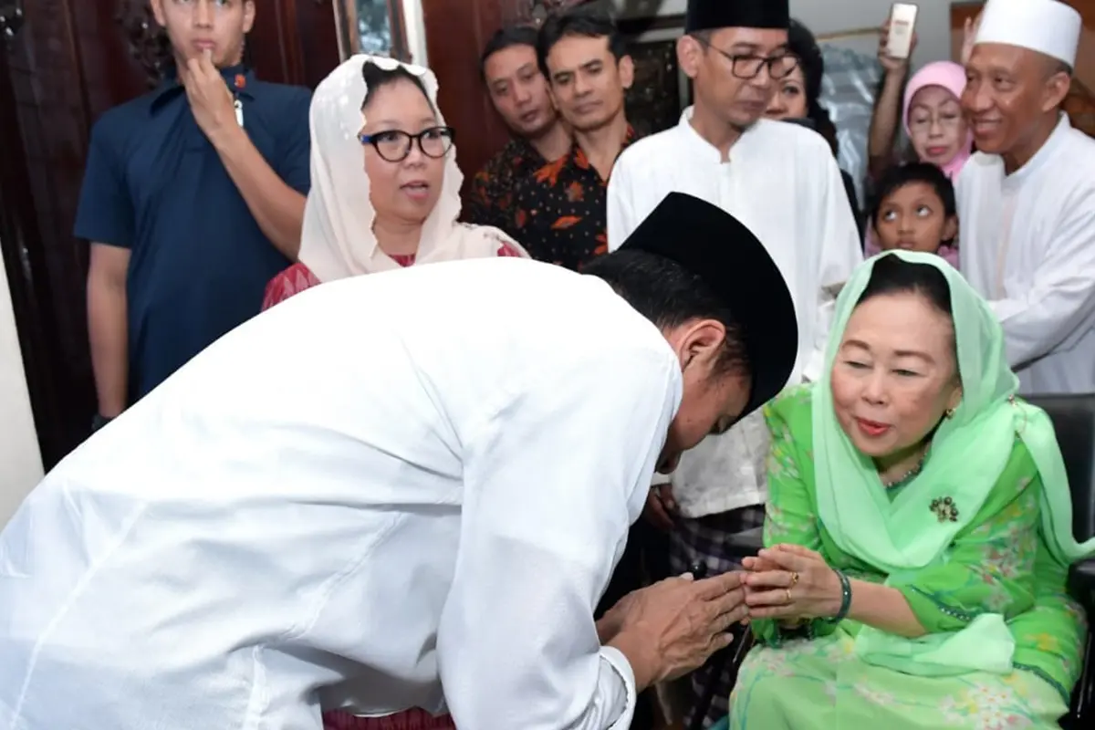 Jokowi Minta Doa Restu Istri Gus Dur