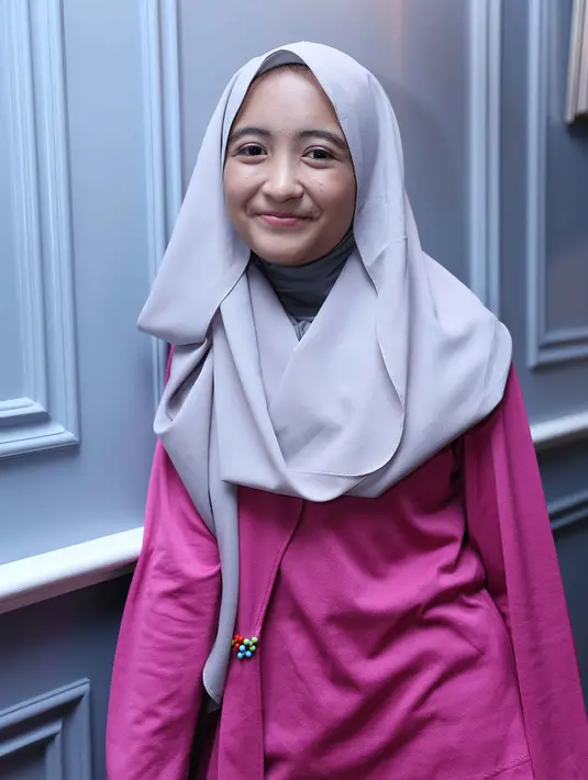 Dalam film garapan Ernest Prakasa, ia bermain dengan para pemeran senior seperti Tora Sudiro, Dion Wiyoko, Adinia Wirasti dan aktor Malaysia, Chew Kin Wah. (Nurwahyunan/Bintang.com)