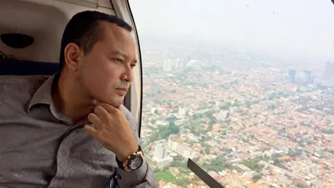 Onlayn jinsiy aloqa akasi singlisini tutib bilish