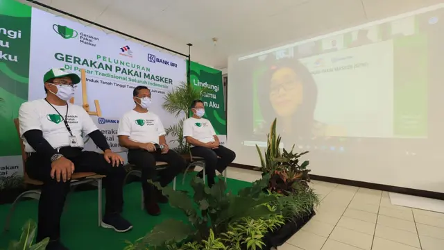 Dukung Gerakan Pakai Masker, BRI Bagikan Masker untuk Pedagang dan Konsumen Pasar Tradisional