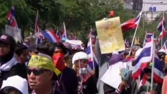 [VIDEO] Batas Ultimatum, Demonstran 'Terobos' Kantor Polisi