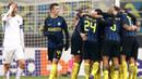 Para pemain Inter Milan merayakan gol yang dicetak Eder ke gawang Sparta Pargue pada laga Liga Europa di Stadion San Siro, Italia, Jumat (9/12/2016). Inter menang 2-1 atas Prague. (Reuters/Alessandro Garofalo)