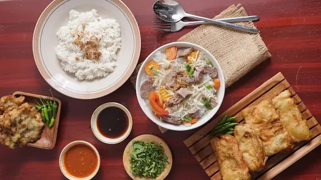 Sop Sapi Mbak Warsi Tembalang