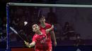 Pebulu tangkis ganda putra Indonesia, Leo Rolly Carnando/Daniel Marthin berusaha mengembalikan kok dari ganda putra Denmark, Kim Astrup/Anders Sakaarup Rasmussen pada babak 16 besar Indonesia Open 2022 di Istora Senayan, Jakarta, Kamis (16/06/2022). (Bola.com/Bagaskara Lazuardi)