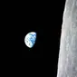 Penampakan Bumi dari permukaan Bulan. (Bill Anders/NASA)
