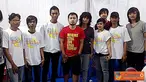 Komunitas Mig33 berfoto dengan Hello band
