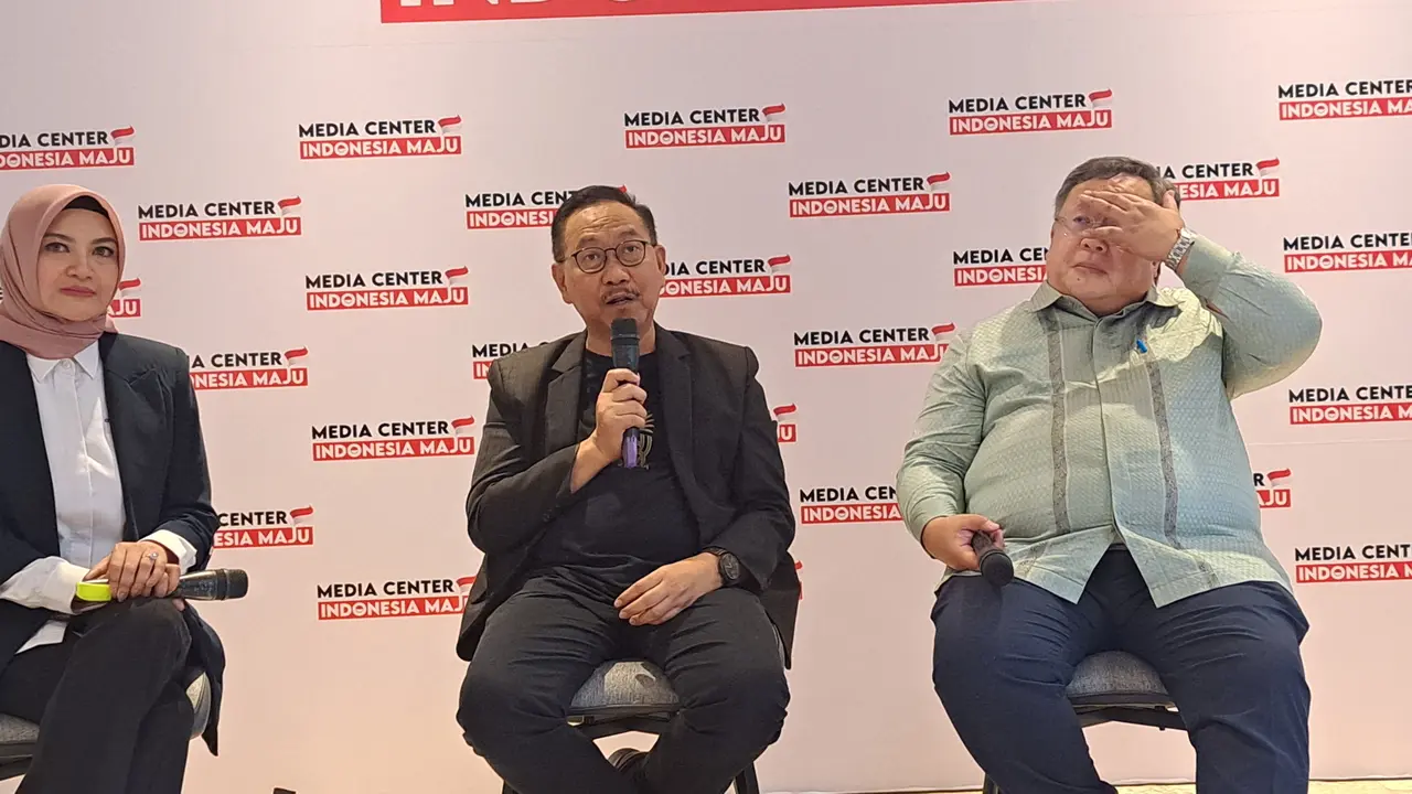 Kepala Otorita Ibu Kota Nusantara (IKN) Bambang Susantono saat berbindang bersama wartawan di Media Center Indonesia Maju, Jakarta Pusat, Kamis (7/12/2023).
