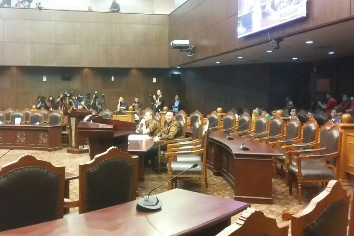 Gubernur DKI Jakarta Basuki Tjahaja Purnama atau Ahok kembali mendatangi gedung Mahkamah Konstitusi (MK), Rabu (31/8/2016). 