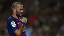 Pada musim ini, Aleix Vidal baru dua kali memperkuat Barcelona, yakni saat melawan Sevilla pada leg kedua Piala Super Spanyol dan melawan Deportivo Alaves di ajang La Liga Spanyol. (AFP/Lluis Gene)