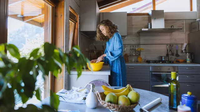 Memastikan Kebersihan Peralatan Makan