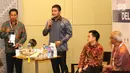 Peserta memberikan paparan produk lampu air garam di hadapan pengusaha muda pada acara Delegation Meeting Trade Expo Indonesia di ICE BSD, Tangerang, Kamis (25/10). (Liputan6.com/Angga Yuniar)