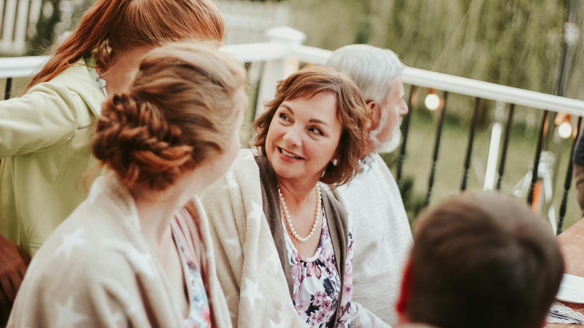 Cara Mengatasi Mertua Red Flag agar Hubungan Tetap Harmonis