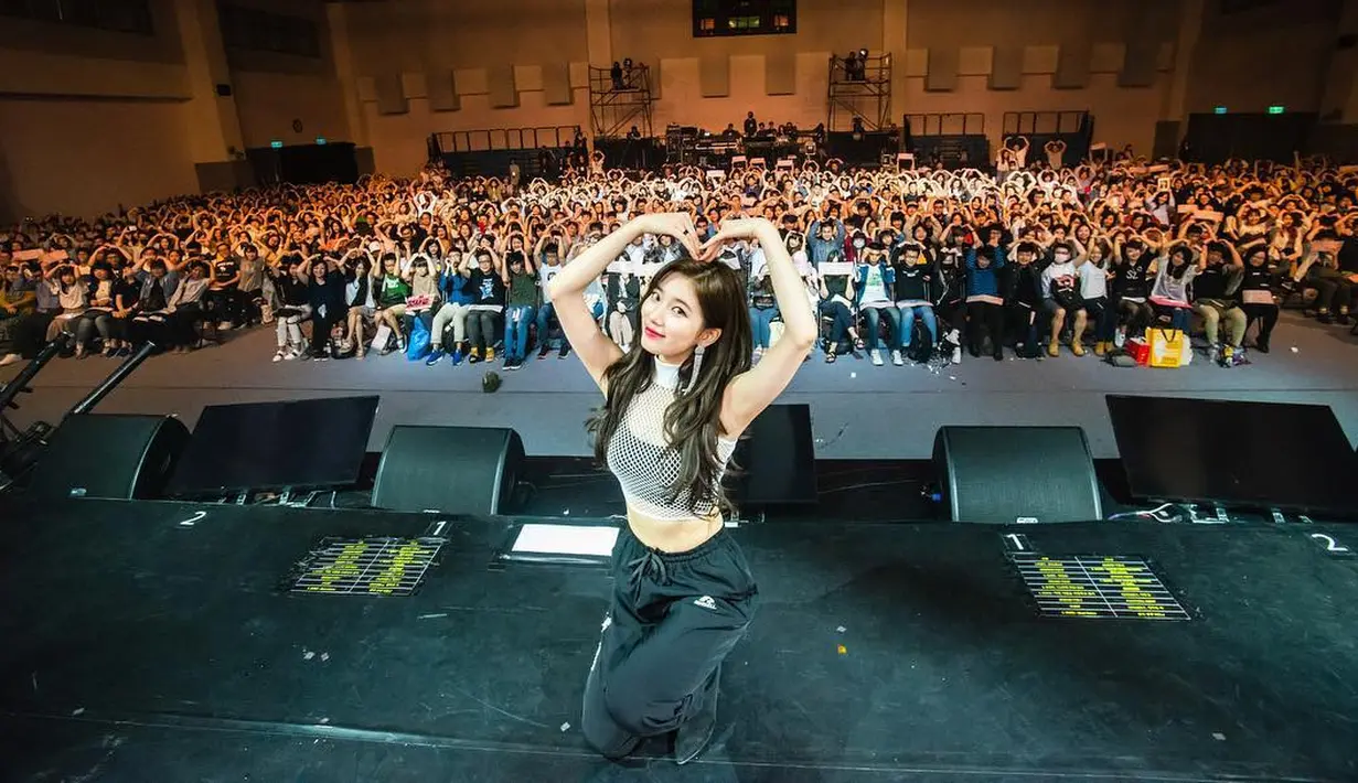 Suzy merupakan salah satu idol Korea Selatan yang gemar berdonasi. Dan baru-baru ini, ia mengungkapkan alasan mengapa ia rajin untuk membantu orang yang memerlukan. (Foto: instagram.com/skuukzky)
