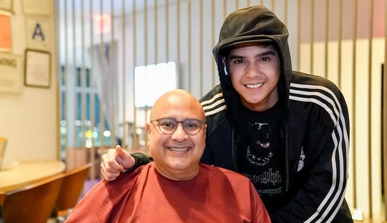 <p>Irwan Mussry mendoakan agar Al Ghazali semakin dewasa, bahagia dan bijaksana. "Happy Birthday @alghazali7 - may all your heart&rsquo;s desires be fulfilled. Much Love, Dad.," ucapnya. (Foto: Instagram/ irwanmussry).</p>