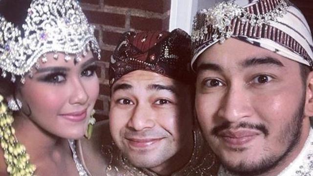 Siti Badriah dan Daftar Pesohor Cantik yang Pakai Siger  