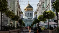 Suasana kota di Rostov-on-Don, Rusia, Senin (21/8/2017). Kota ini akan menjadi salah satu penyelenggara Piala Dunia 2018. (AFP/Mladen Antonov)
