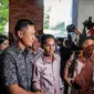 Agus Harimurti Yudhoyono saat tiba di Wisma Proklamasi, Jakarta, Jumat (23/9). Kedatangan Agus untuk mendeklarasikan dirinya bersama Sylviana sebagai pasangan di Pilgub DKI 2017. (Liputan6.com/Faizal Fanani)