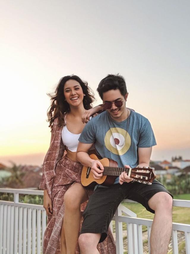 Lebih Dengarkan Kata Pacar, Ini 6 Potret Kebersamaan Anya Geraldine dengan Kekasih