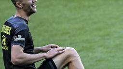 Gelandang timnas Republik Ceko Tomas Soucek menghadiri sesi latihan menjelang kontra Portugal di stadion Alvalade di Lisbon, Rabu (8/6/2022). Duel antara Portugal vs Ceko pada matchday 3 Grup 2 UEFA Nations League A 2022/23, akan digelar di Estadio Jose Alvalade, Jumat 10 Juni 2022 dini hari WIB. (PATRICIA DE MELO MOREIRA / AFP)