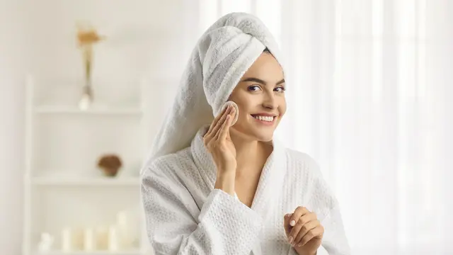 Tips Perawatan Kulit Kombinasi, Perhatikan Area T-Zone Juga Yuk!