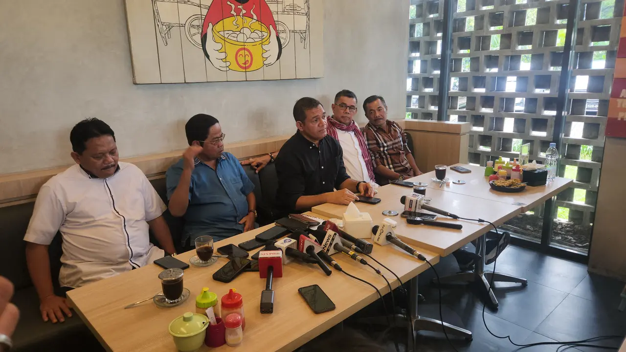 Tim Hukum TKN Prabowo-Gibran, Fahri Bachmid menyebut, belum ada kejelasan Calon Presiden (Capres) nomor urut 02 Prabowo Subianto apakah akan hadir secara langsung atau tidak ke Mahkamah Konstitusi (MK) jelang pembacaan putusan.