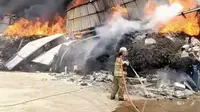 24 Gudang Baru di Kosambi Hangus Terbakar