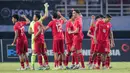 <p>Para pemain Timnas Indonesia U-19 bersiap memulai laga babak kedua menghadapi Thailand U-19 pada laga final Piala AFF U-19 2024 di Stadion Gelora Bung Tomo, Surabaya, Senin (29/7/2024). (Bola.com/Bagaskara Lazuardi)</p>