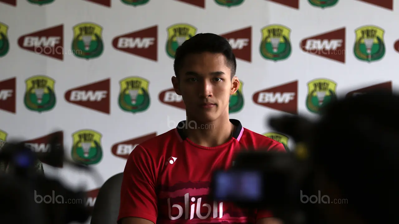Tunggal putra Indonesia, Jonatan Christie, jadi andalan pada perempat final SEA Games 2017 melawan Kamboja. (Bola.com/Nicklas Hanoatubun)