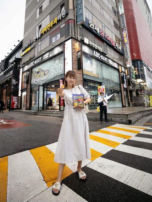 Meskipun simple, namun penampilan dari YouTuber asal Korea Selatan ini selalu sukses menarik perhatian. Tak heran apabila penampilannya selalu menuai pujian warganet. (Liputan6.com/IG/sunnydahye)