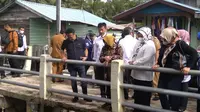 Menteri Sosial Tri Rismaharini mengunjungi Pulau Bertam, pulau Lingka dan pulau Gara di Kepulauan Riau. Foto: Liputan6.com/ajang nurdin.