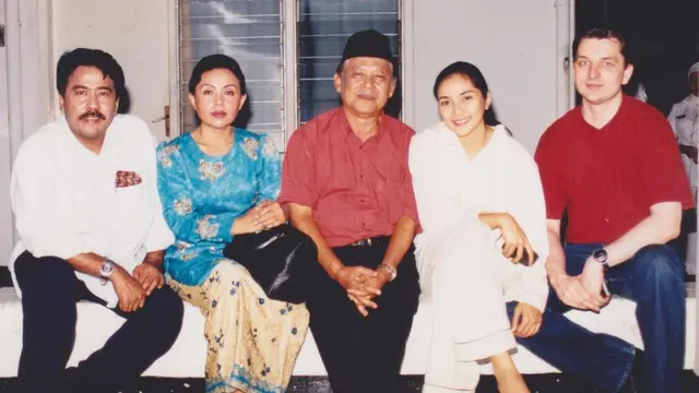 20 Tahun Bersama, Ini 6 Transformasi Kebersamaan Maudy Koesnaedi dan Suami