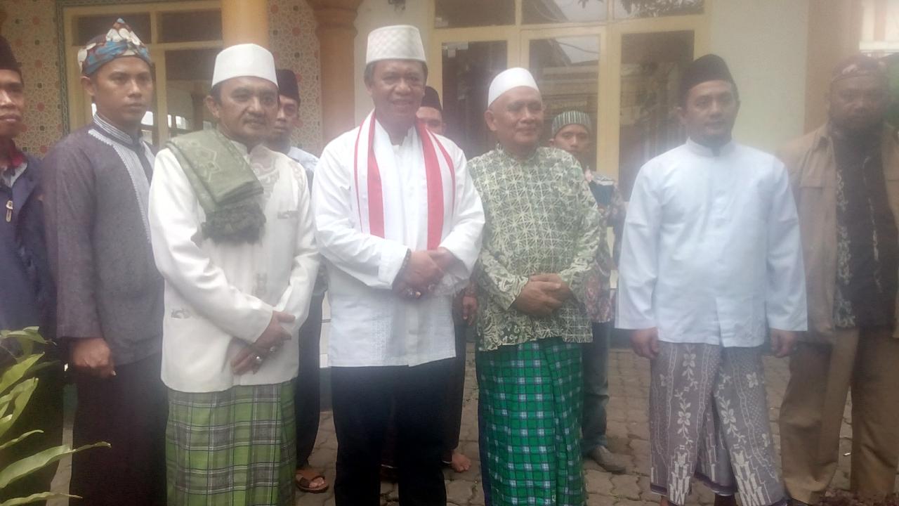Anton Charliyan Safari Galang Dukungan Pesantren