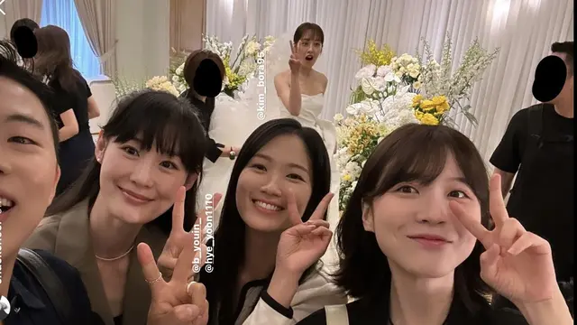 Pernikahan Kim Bora. [@chuckcheol]