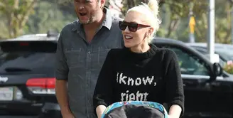 Kebahagiaan tengah menyelimuti Gwen Stefani. Bersama sang kekasih, Blake Shelton, Gwen akan tengah mengandung seorang bayi yang merupakan anak pertama mereka. (doc. Ace Showbiz)