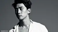 Jadi Model Majalah, Taecyeon `2PM` Tebar Pesona