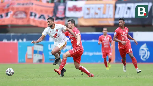 Foto: Aji Kusuma dan Abdulla Yusuf Helal Cetak Brace, Persija Terkam PSM untuk Rebut Puncak Klasemen BRI Liga 1
