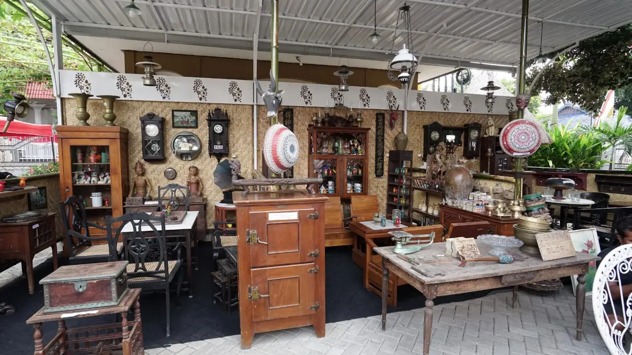 Lewat Pameran Barang Antik, Banyuwangi Ajak Kamu Nostalgia dengan Rumah Nenek