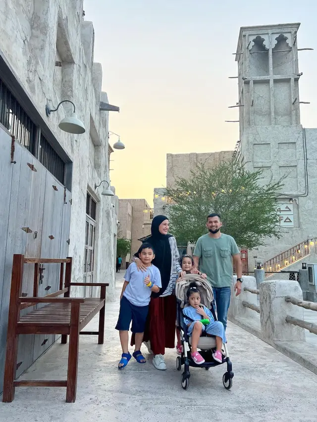 7 Potret Liburan Keluarga Teuku Wisnu dan Shireen Sungkar di Dubai, Penuh Kecerian