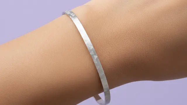 Model Gelang Emas Tipis untuk Layering Gaya 2026. Gemini
