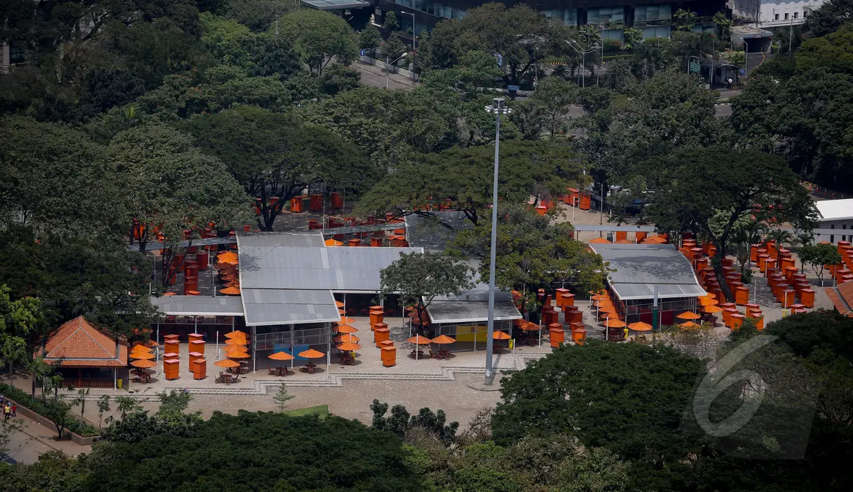Penampakan Food & Culture Park Lenggang Jakarta dilihat dari kejauhan, Lapangan parkir IRTI Monas, Jakarta, Kamis (14/5/2015). Rencananya Gubernur Basuki akan meresmikan tempat tersebut awal Juni. (Liputan6.com/Faizal Fanani)