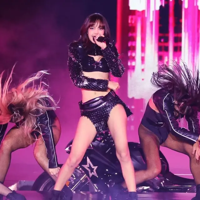 Adu Gaya Lisa Blackpink, Tyla, dan Cher jadi Penampil di Victoria’s Secret 2024, Cetak Sejarah Baru