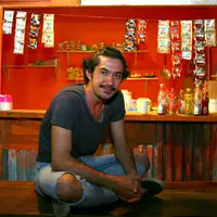 Reza Rahadian (Nurwahyunan/Bintang.com)