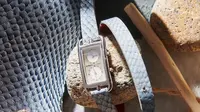 Tali jam tangan yang terbuat dari kulit salmon (Dok.Instagram/@ictyos_official/https://www.instagram.com/p/CFKfUUnCvav/Komarudin)